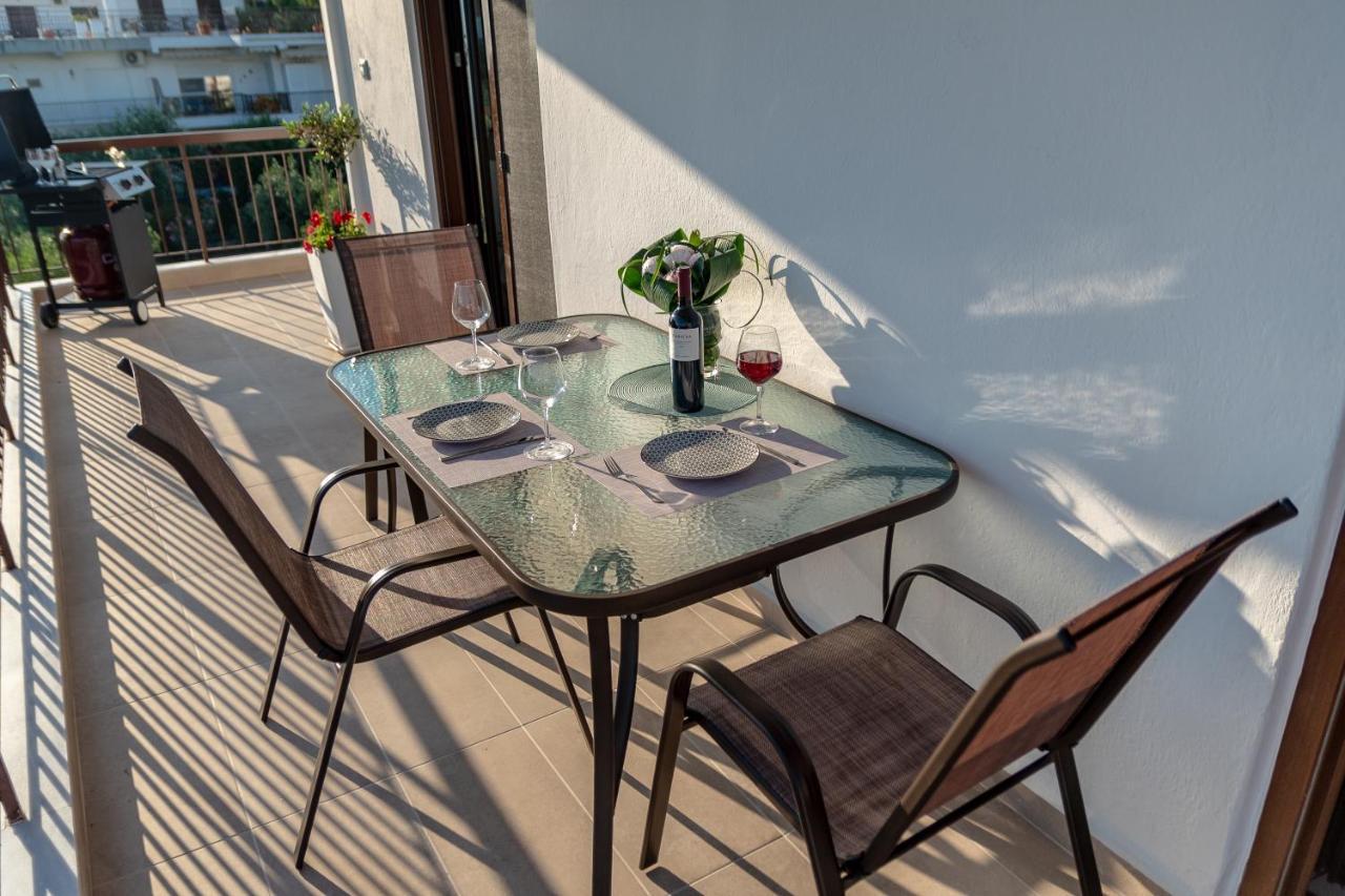 Dimi Seafront Apartment By Rentals Pro Services - Nea Moudania Exterior foto